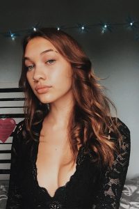 Halia Beamer looking beautiful in black dress