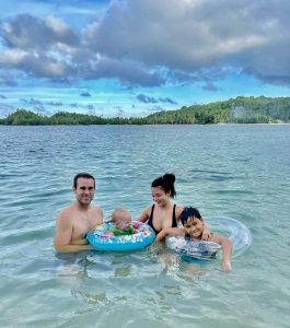Pandora Kaaki with her boyfriend and Children's