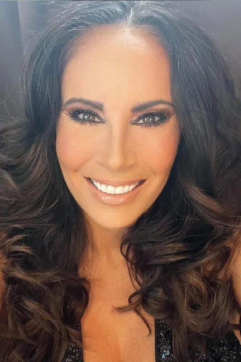 Francine Meeks is beautifully smiling for a picture.