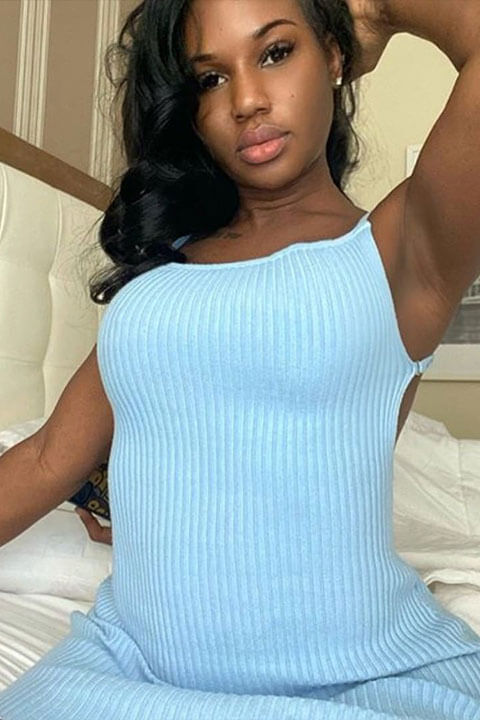 Daleeshaa Is posing in beautiful blue dress.