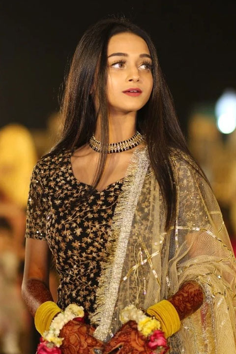 Ayesha (Mano)